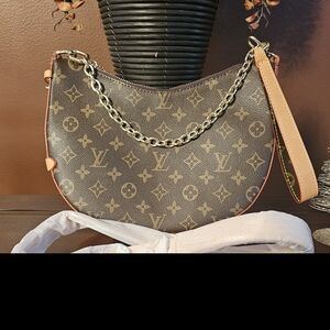Elegant Monogram Shoulder Bag with Chain Strap